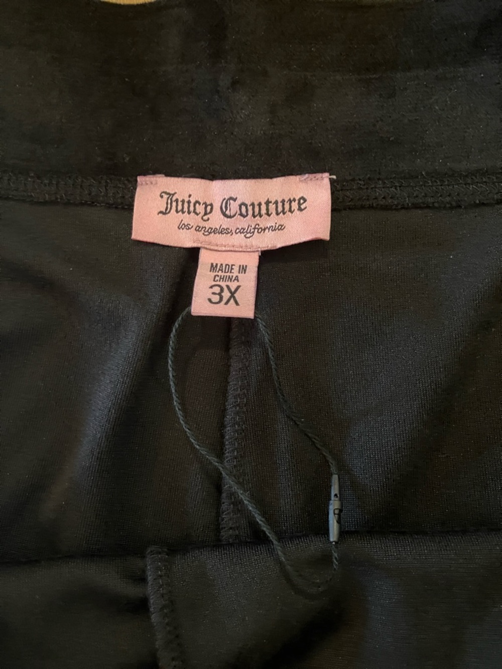 Juicy couture black velour shorts size 3X nwot - Picture 2 of 5